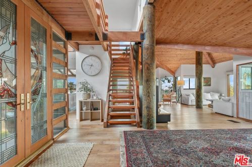 21629 Saddle Peak Rd, Topanga CA  90290-3415 exterior