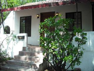 908 Summit Dr, South Pasadena CA  91030-4351 exterior