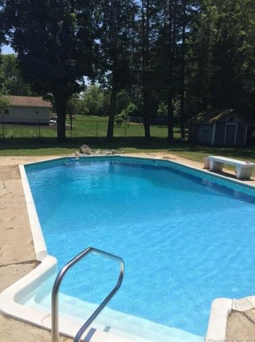 15 Cracow Ave, North Windham, CT 06280-1024