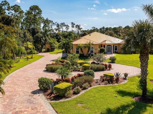 270 Logan Blvd, Naples FL 34116-3909 exterior