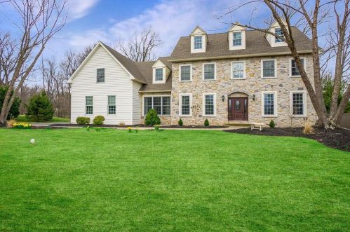 5755 Mountain Laurel Dr, Coopersburg, PA 18036-2325