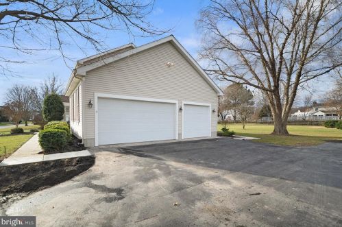 81 Coventry Ct, Dover, DE 19901-6549
