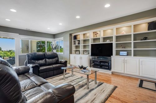 3637 Dove Holw Rd, Encinitas CA 92024-7248 exterior