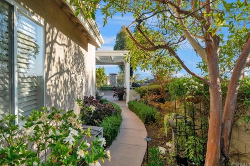 2336 Wisteria Ln, Orange, CA 92867-3371