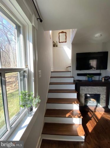 13413 Mountain Rd, Lovettsville VA  20180-2816 exterior