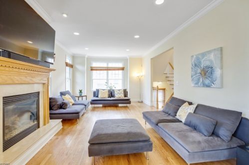 103 Passaic Ave, Nutley, NJ 07110-2920