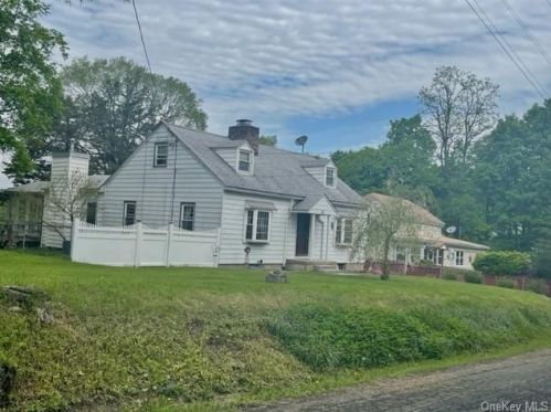 67 Kiernan Rd, Camp Bell Hall, NY 10916-2200