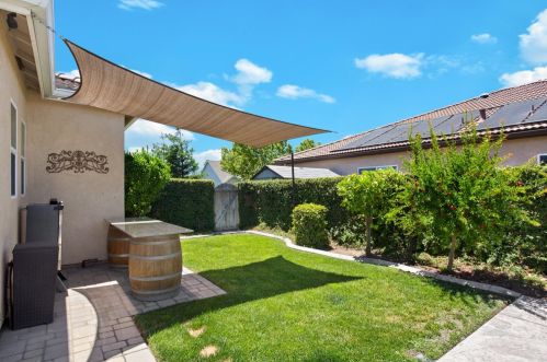 239 Clendenin Pkwy, Ripon CA  95366-9497 exterior