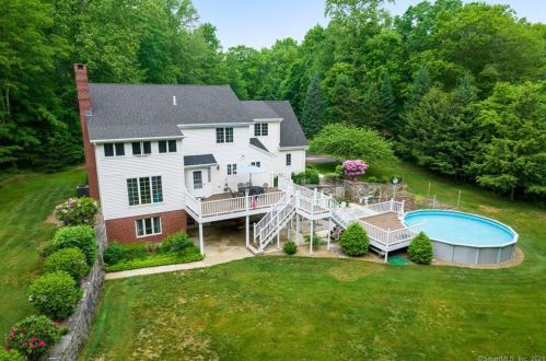 107 Roast Meat Hill Rd, Deep River CT  06419-1424 exterior