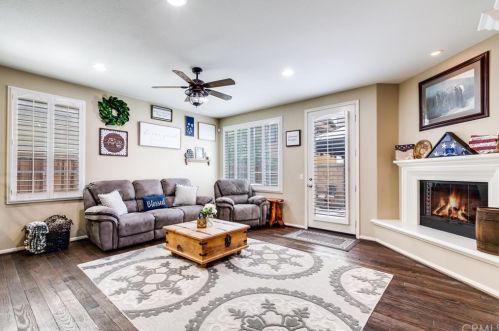 6787 Vanderbilt St, Chino CA  91710-1308 exterior