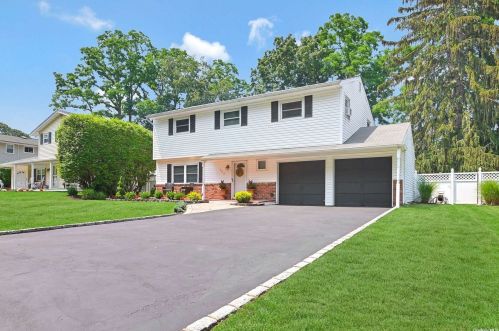 133 Boxwood Dr, San Remo, NY 11754-2913