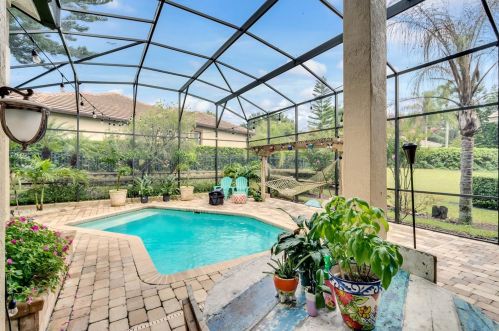 1235 Glencrest, Lake Mary FL  32746-5025 exterior