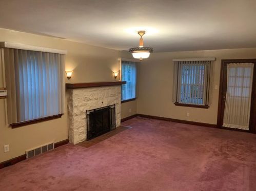 466 Forker Blvd, Hermitage, PA 16146-1590