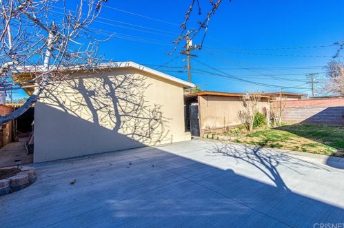 1315 Ivesbrook, Lancaster CA 93534-2108 exterior