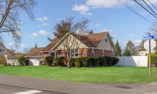 58 Roosevelt Ave, Islip Manor, NY 11751-2522