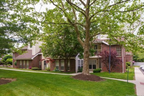 318 Carriage Crossing Ln, Middletown, CT 06457-5867