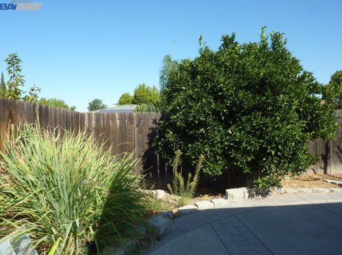 268 Royce Way, West Pittsburg CA  94565-4700 exterior