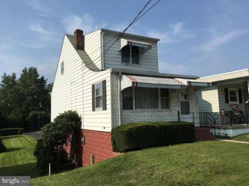 1918 End Ave, Primrose, PA 17901-2032