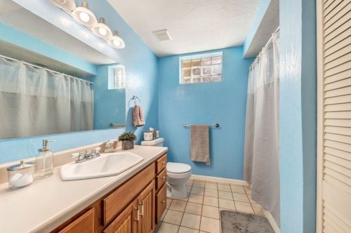 2500 Hollywood Dr, Gibsonia PA  15044-8385 exterior