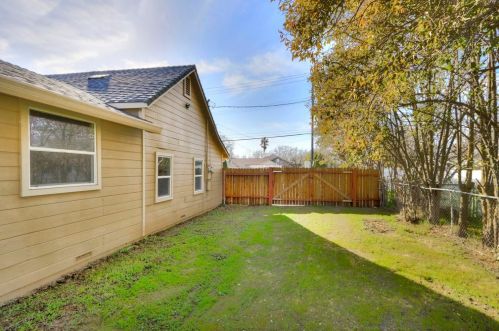 9665 Kent St, Elk Grove CA  95624-2432 exterior