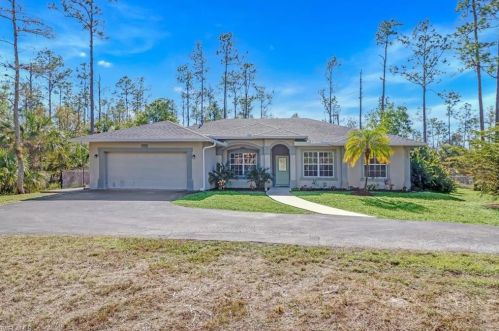 4440 4th Ave, Naples, FL 34120-9022