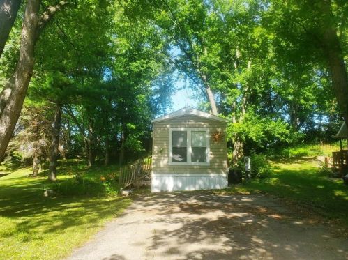 124 Meadow Ln, Edgerton, WI 53534-8430