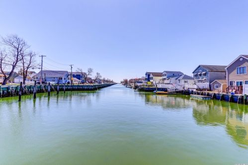 22 North Blvd, East Rockaway NY  11518-1830 exterior