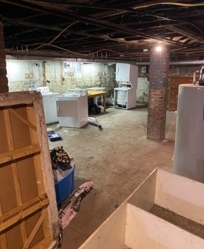 186 Gallatin Ave, Connellsville PA  15425-2986 exterior