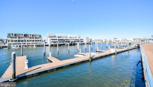 33 Chelsea Ct, Atlantic City, NJ 08401-3468