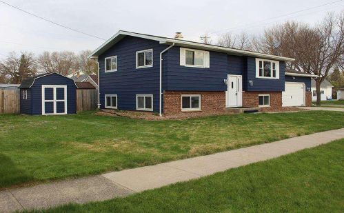 236 Laurel Ln, Fond Du Lac, WI 54935-5327