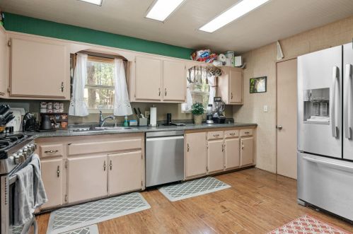 401 Sherwood Blvd, Big Bear City CA  92314-9659 exterior