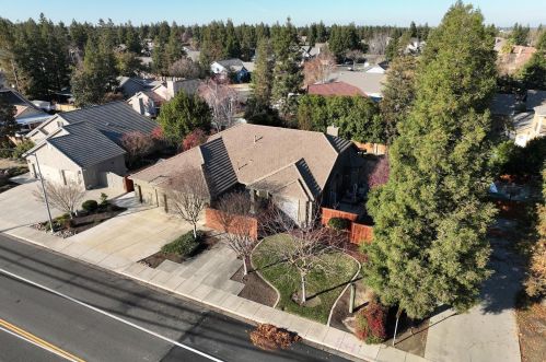 1955 Tuolumne Rd, Turlock CA  95382-8912 exterior