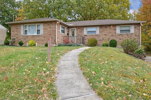 8418 Ashhollow Dr, Cincinnati, OH 45247-3782