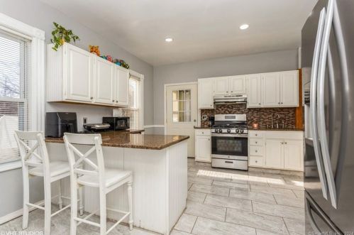 2011 Broadbridge Ave, Stratford CT  06614-4770 exterior