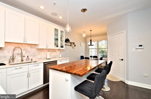 309 Meadow View Ln, Lansdale PA  19446-5932 exterior