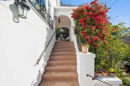 1735 San Lorenzo Ave, Berkeley, CA 94707-1824