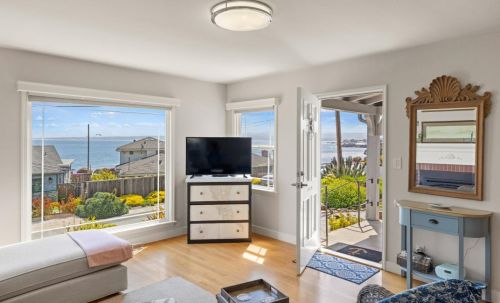 925 Balboa Ave, Del Monte Park CA  93950-2203 exterior