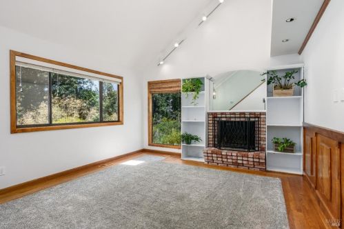 380 Jefferson Ln, Ukiah CA  95482-6618 exterior