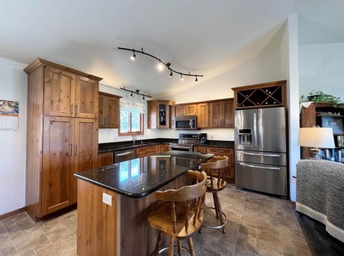 1678 Primrose Ln, Fond Du Lac, WI 54935-1842