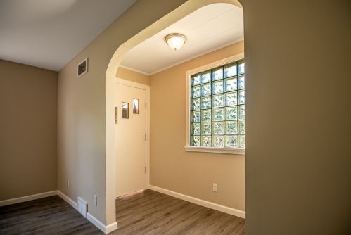 60 Wick Ave, Hermitage PA  16148-1811 exterior