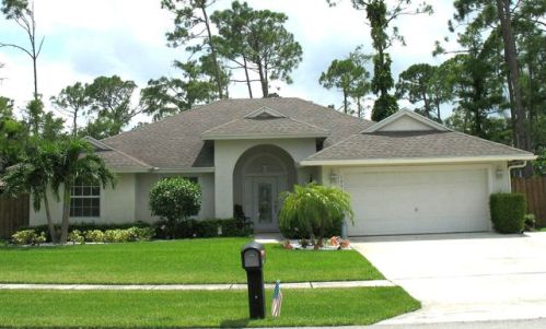 1095 Primrose Ln, West Palm Beach, FL 33414-8680