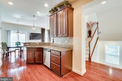 6857 Hartzell Hill Ln, Haymarket VA  20169-4944 exterior