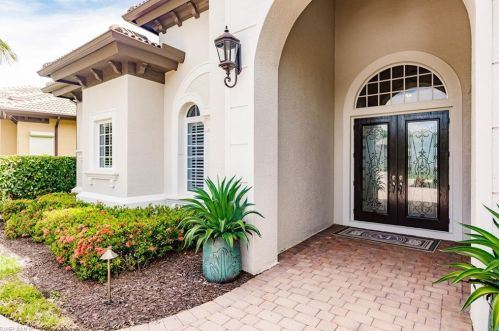 8975 Shenendoah Cir, Naples, FL 34113-1662
