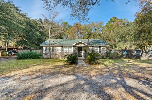 64 Cherokee Farms Rd, Beaufort, SC 29906-8823