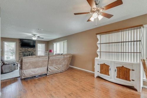 1401 Sedalia Ct, Lewisville TX  75028-2136 exterior