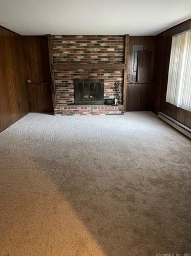 10 Vale Rd, Brookfield Center, CT 06804-3984
