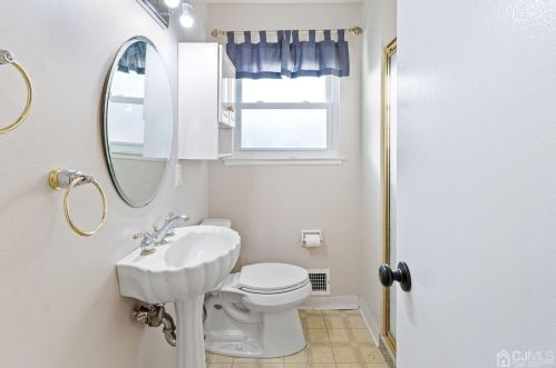 285 Cindy St, Old Bridge NJ  08857-1832 exterior