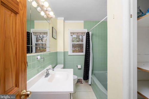 310 Wynnewood Rd, Trenton NJ  08628-3226 exterior