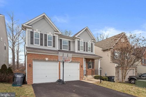 3445 Eagle Ridge Dr, Woodbridge, VA 22191-6562