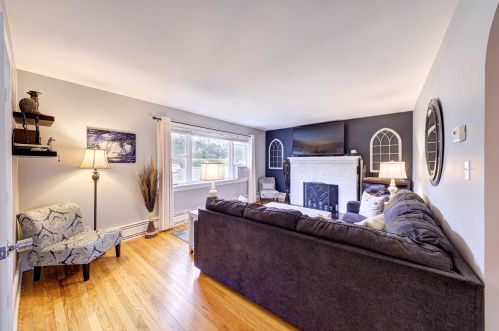 72 Maple Ave, Fishkill NY  12524-2213 exterior